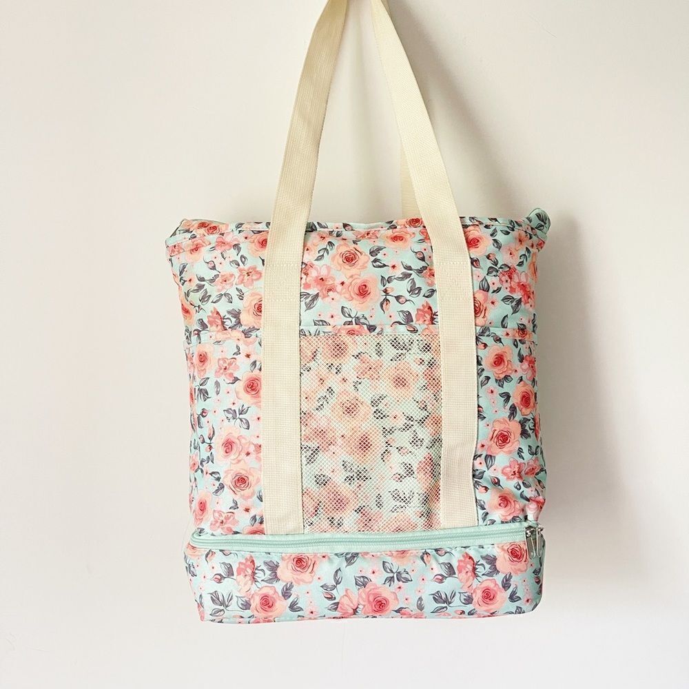 Floral Beach bag with zip cooler bottom